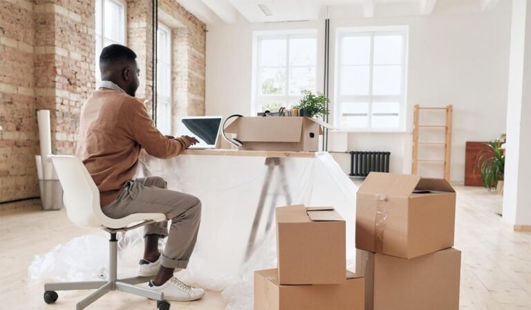 How Office Movers Minimize Downtime During Relocation